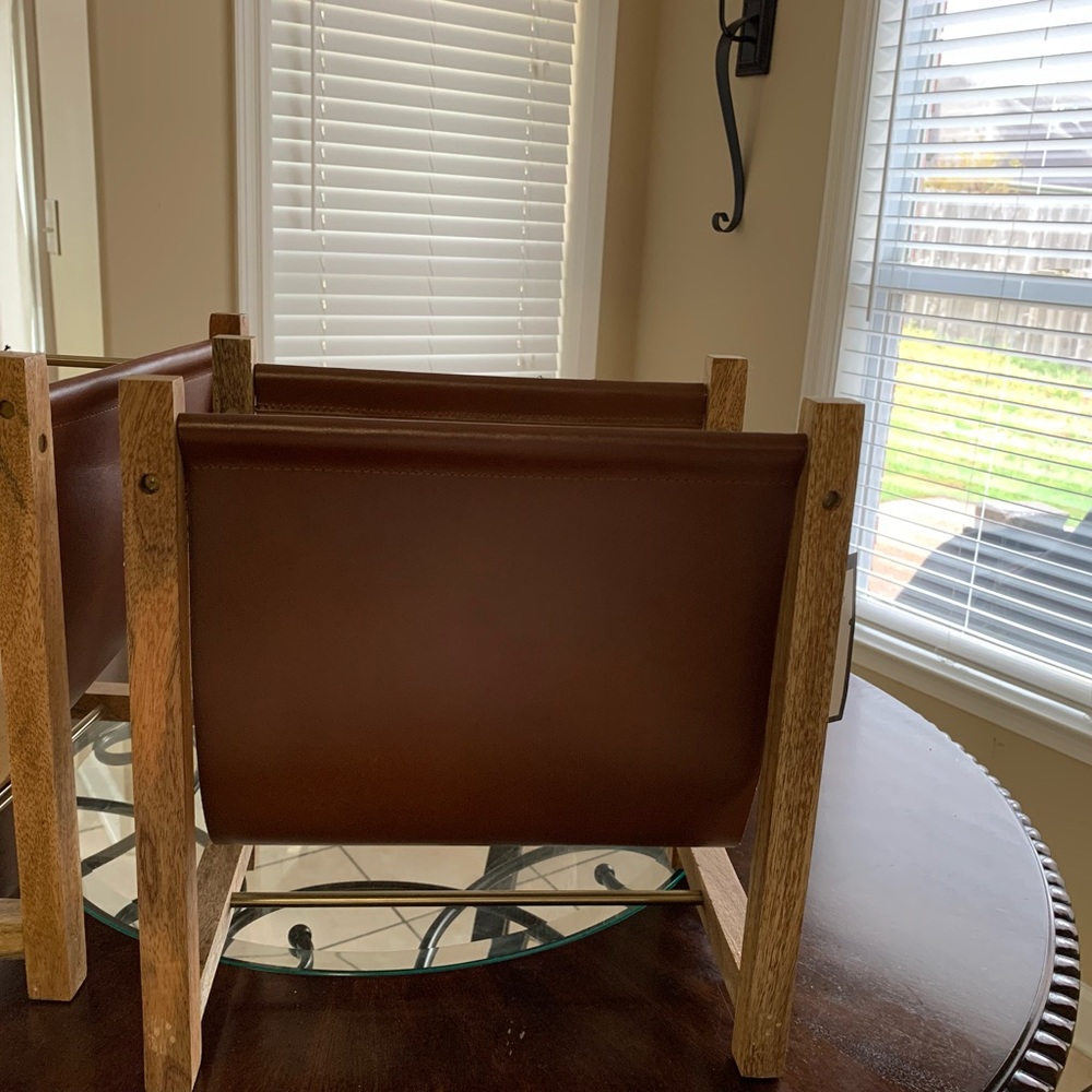 Brand new Threshold Magazine holder